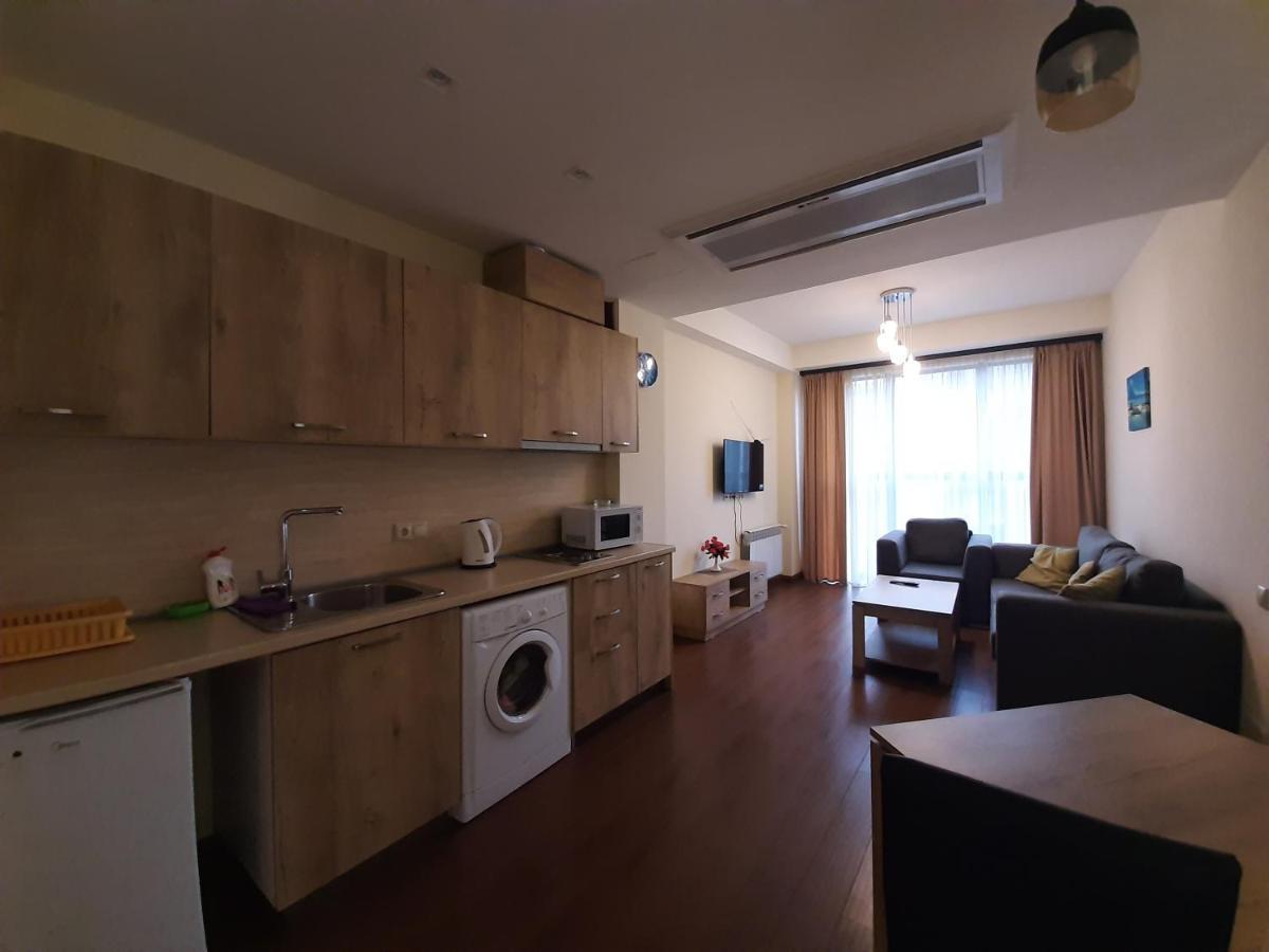 Pride Properties Welcomes You At 17 Buzant St 11-166 Yerevan Armenia Bagian luar foto