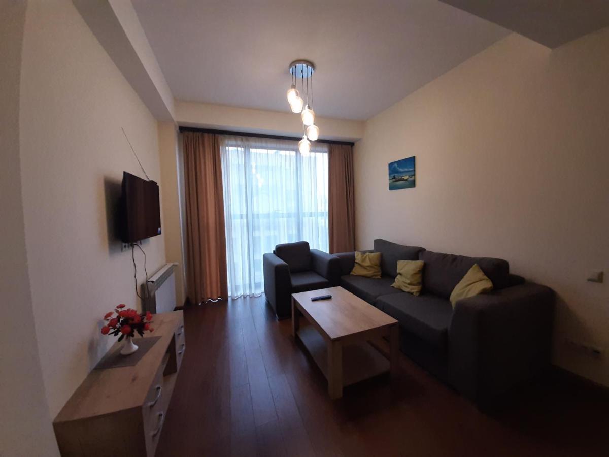 Pride Properties Welcomes You At 17 Buzant St 11-166 Yerevan Armenia Bagian luar foto
