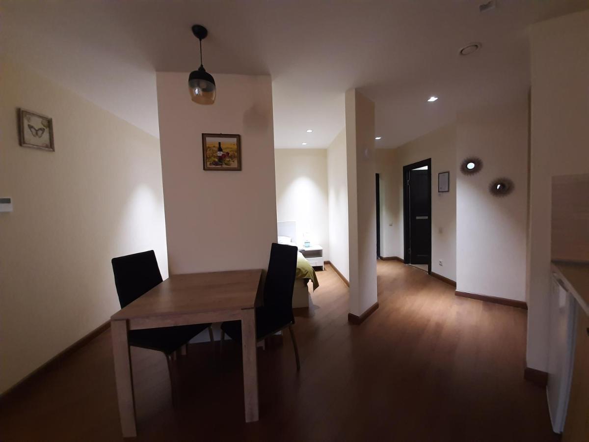 Pride Properties Welcomes You At 17 Buzant St 11-166 Yerevan Armenia Bagian luar foto