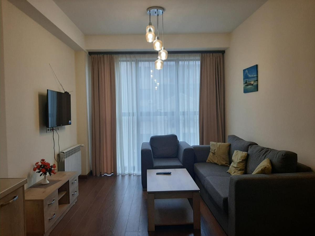 Pride Properties Welcomes You At 17 Buzant St 11-166 Yerevan Armenia Bagian luar foto