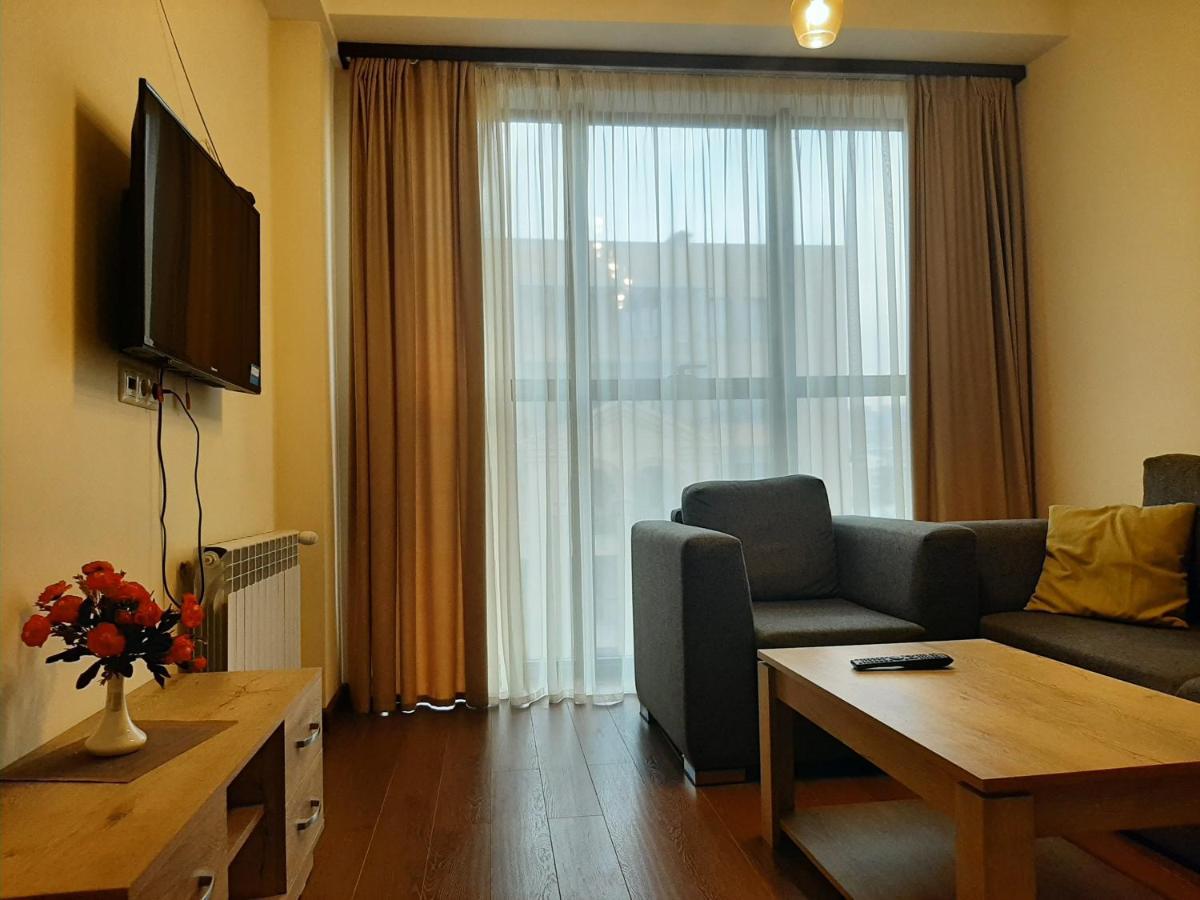 Pride Properties Welcomes You At 17 Buzant St 11-166 Yerevan Armenia Bagian luar foto