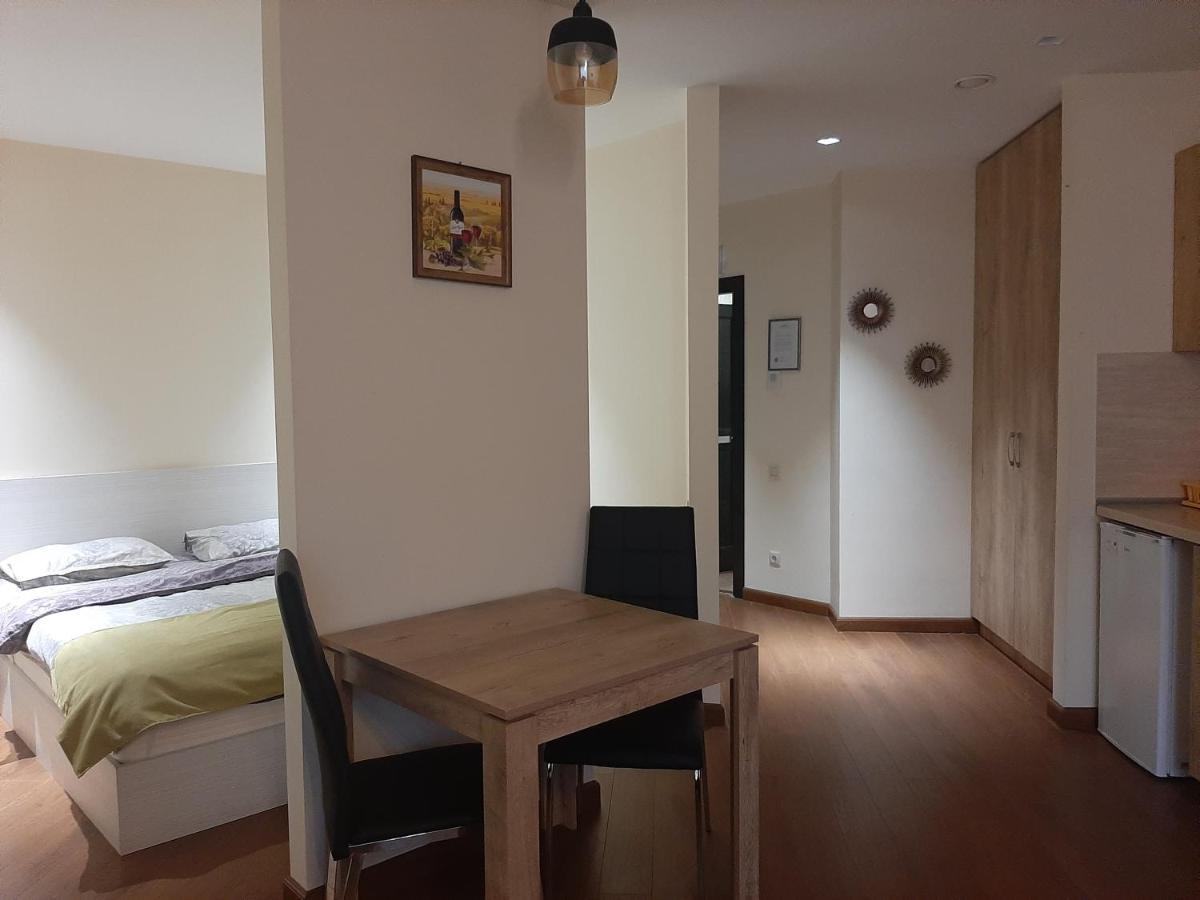 Pride Properties Welcomes You At 17 Buzant St 11-166 Yerevan Armenia Bagian luar foto