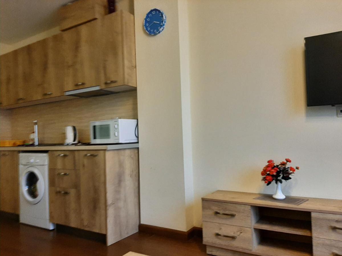 Pride Properties Welcomes You At 17 Buzant St 11-166 Yerevan Armenia Bagian luar foto
