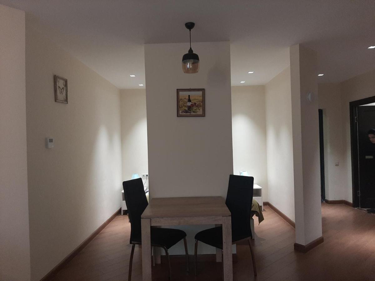 Pride Properties Welcomes You At 17 Buzant St 11-166 Yerevan Armenia Bagian luar foto