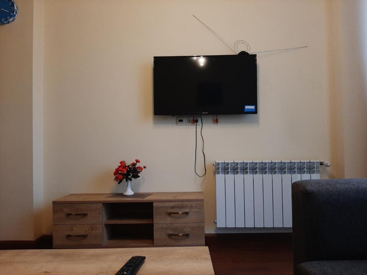 Pride Properties Welcomes You At 17 Buzant St 11-166 Yerevan Armenia Bagian luar foto