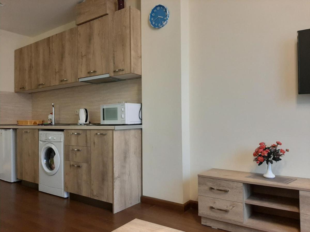 Pride Properties Welcomes You At 17 Buzant St 11-166 Yerevan Armenia Bagian luar foto