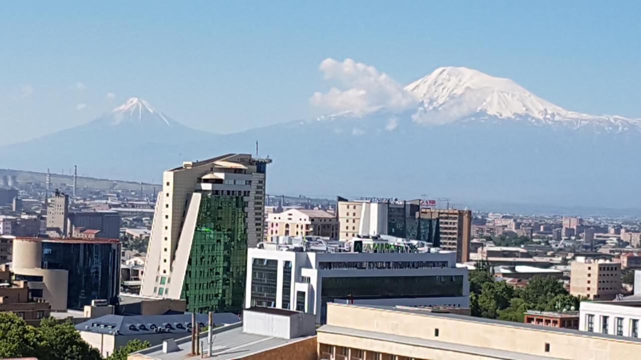 Pride Properties Welcomes You At 17 Buzant St 11-166 Yerevan Armenia Bagian luar foto