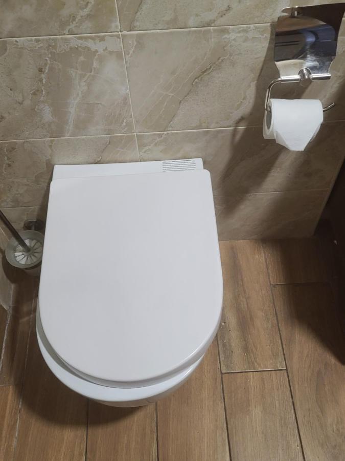 Pride Properties Welcomes You At 17 Buzant St 11-166 Yerevan Armenia Bagian luar foto