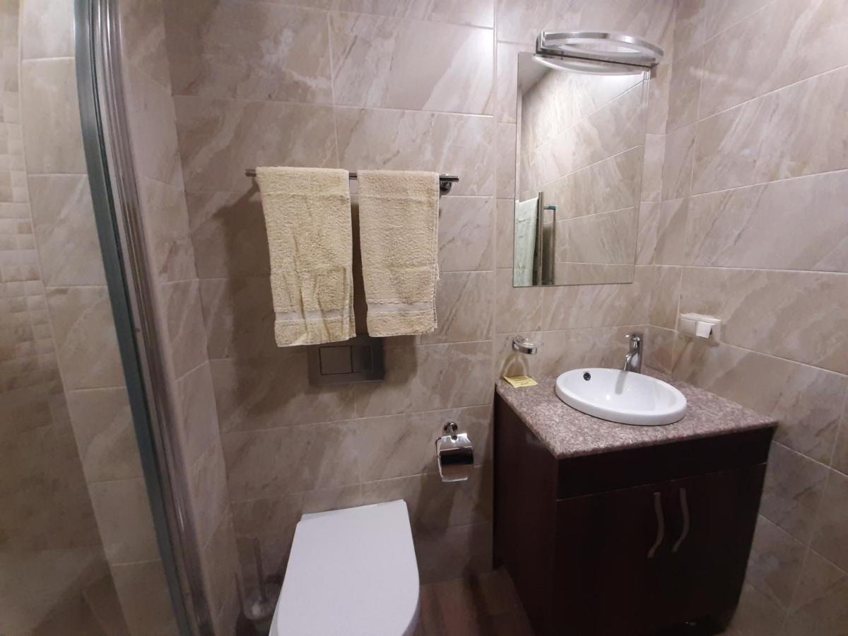Pride Properties Welcomes You At 17 Buzant St 11-166 Yerevan Armenia Bagian luar foto